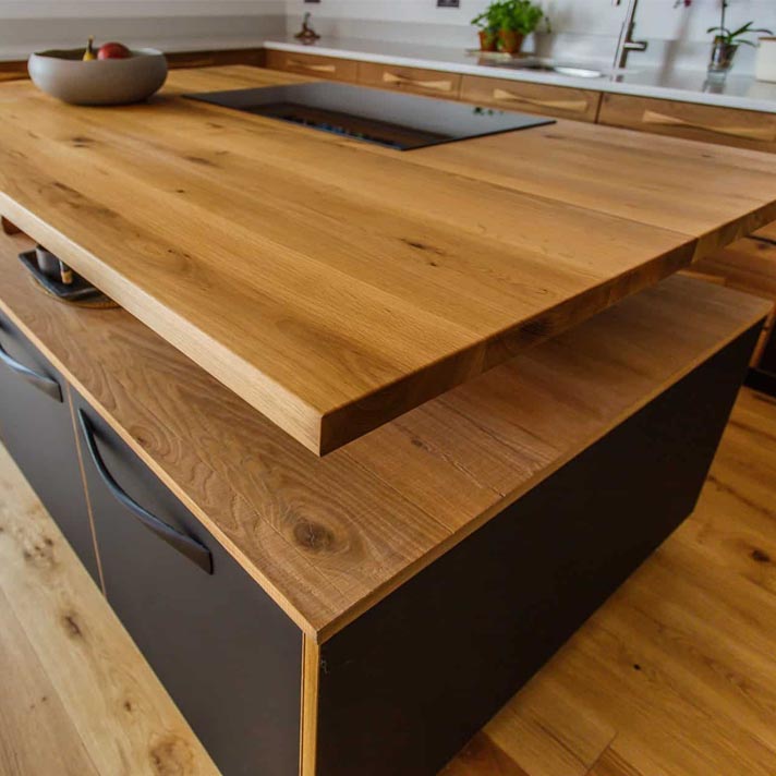 application-of-full-stave-hardwood-panles-solid-oak-countertop